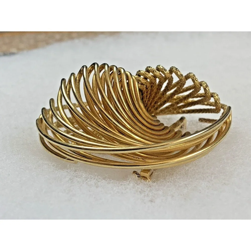 Unbranded vintage gold